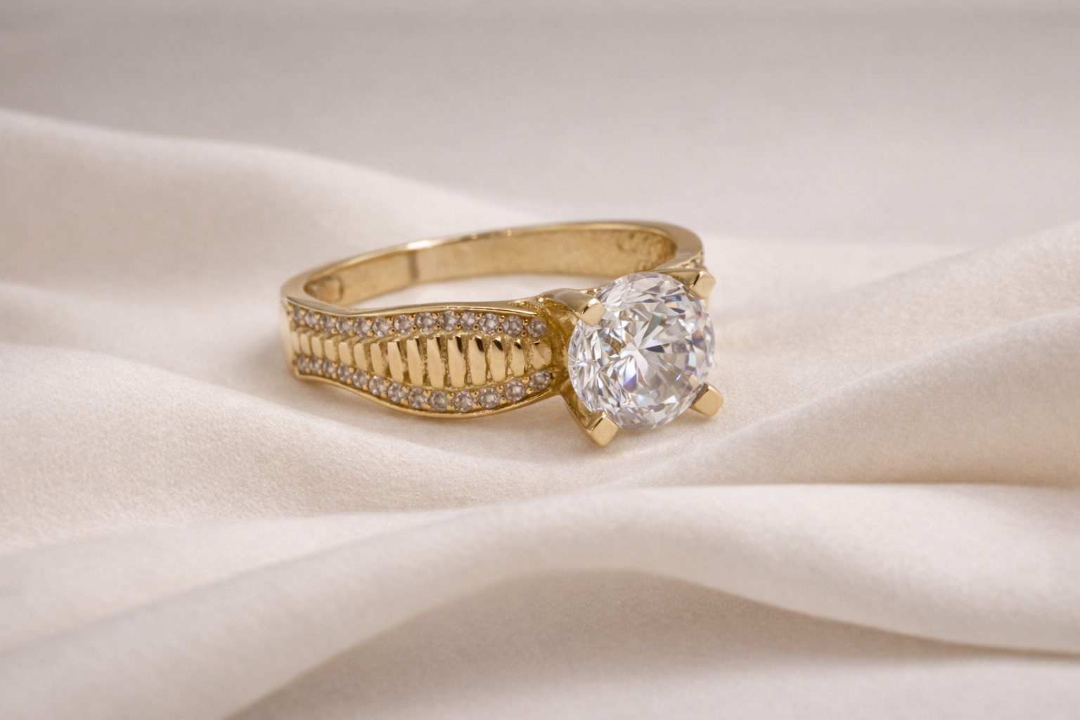 14K Gold Women’s Engagement Ring 💍