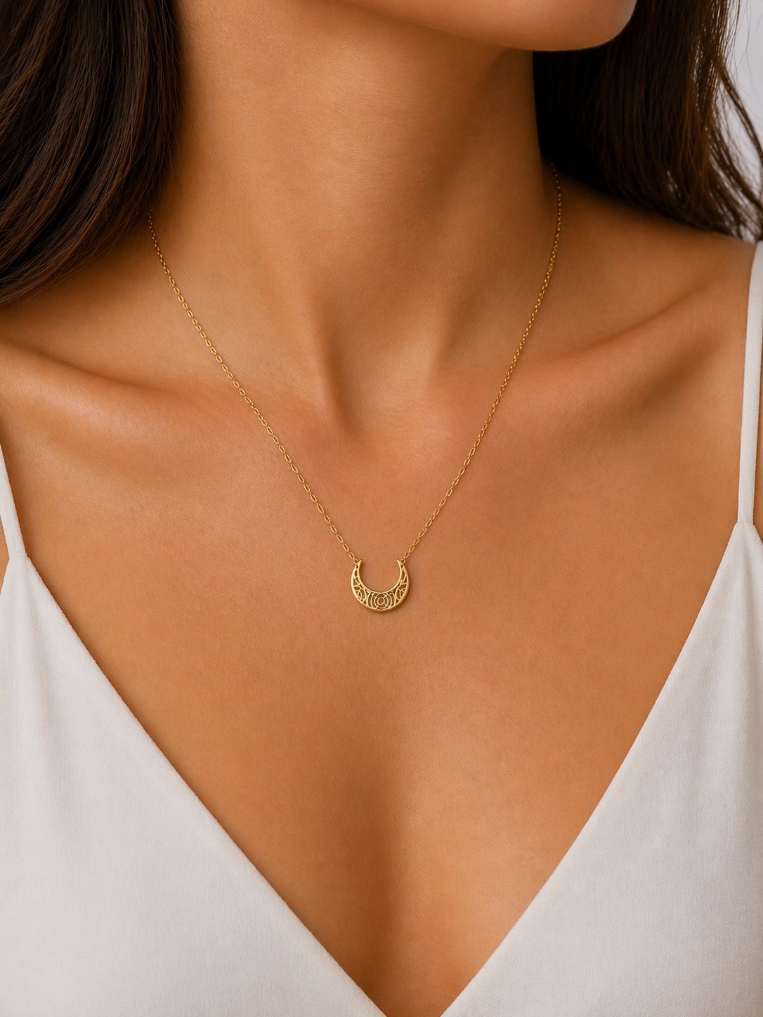 10K Gold Moon Women’s Necklace (18 inches)