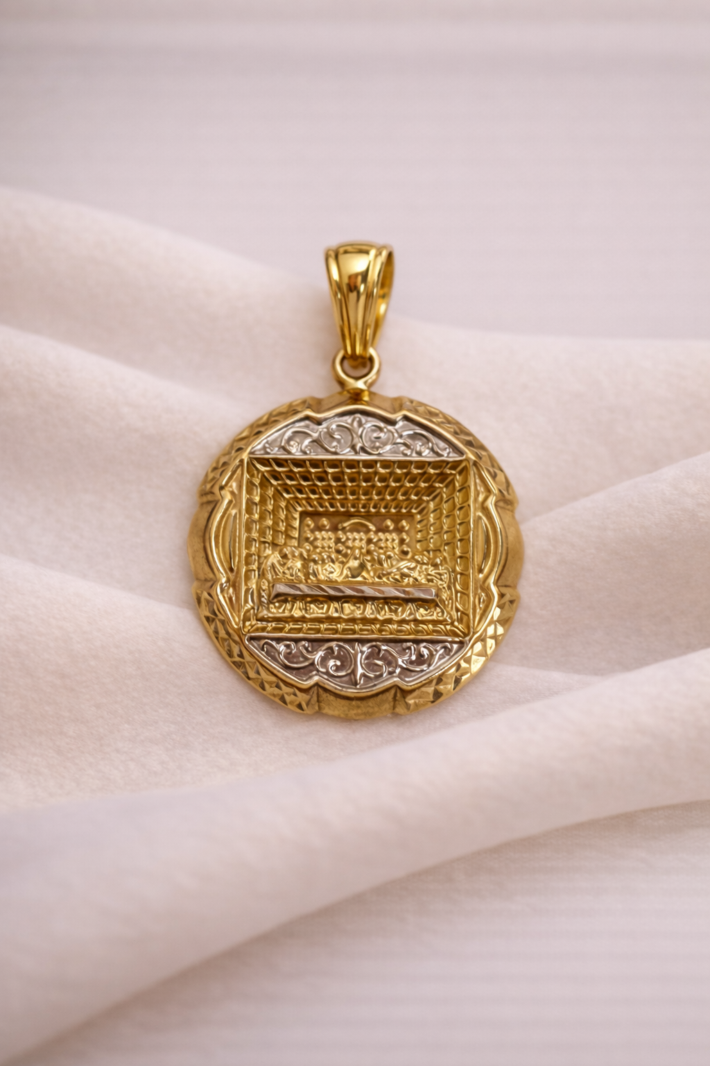 10K Gold The Last Supper Pendant