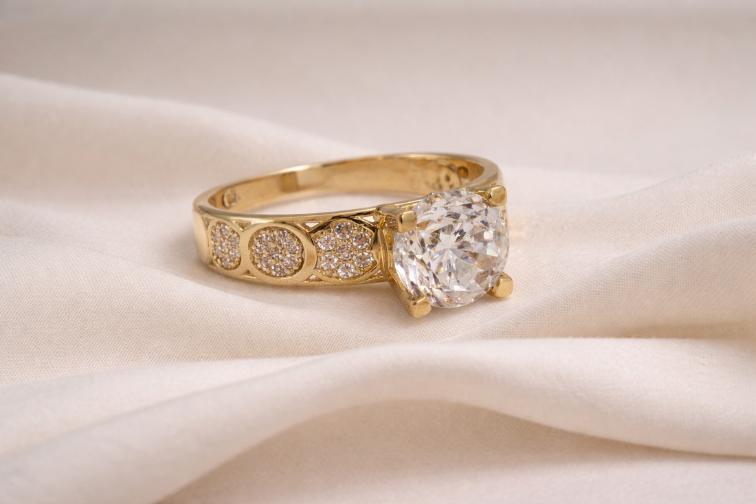 14K Gold Women’s Engagement Ring 💍